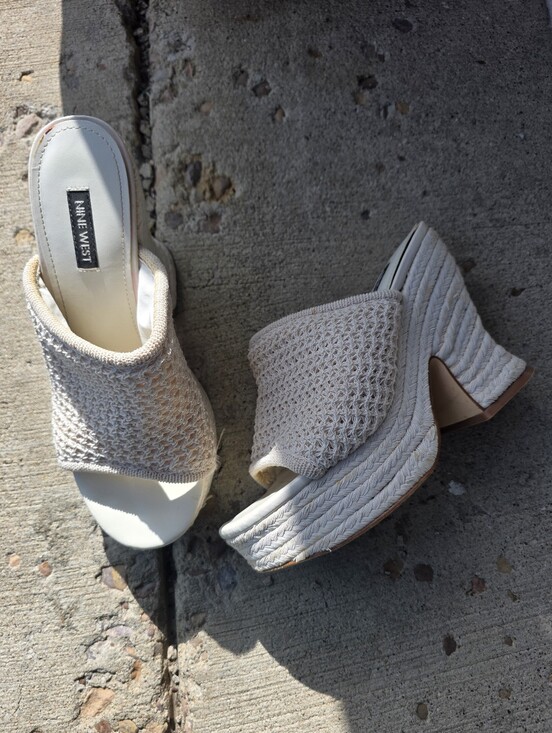 Nine West Shoes - Nine West Peep Toe Platform Chunky Heels Crochet Weave Size 8M